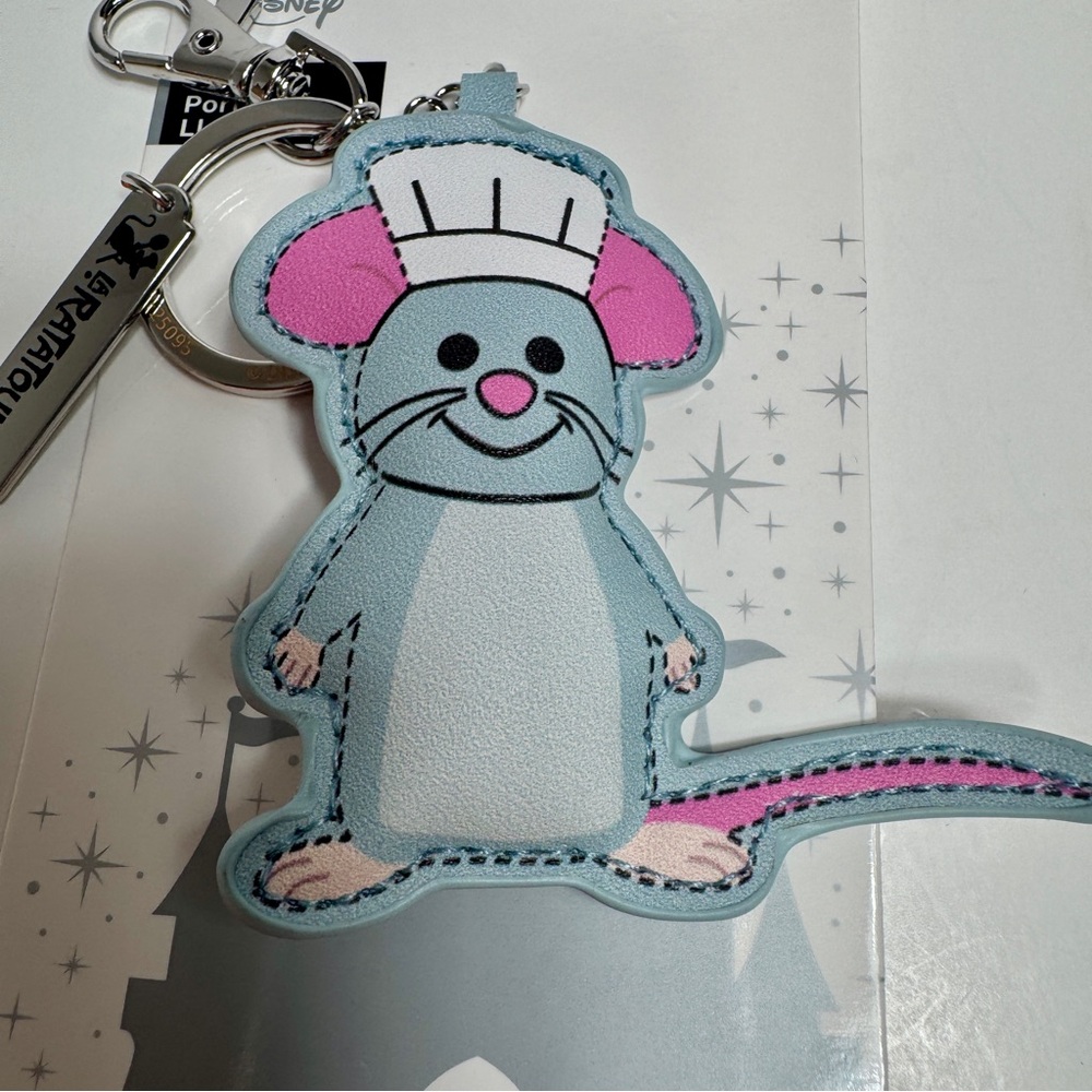NWT. Disney Ratatouille Chef Mouse soft Keychain